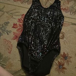 ITS FOR GYMNASTICS PRACTICE ONLY AND I AM SELLING IT